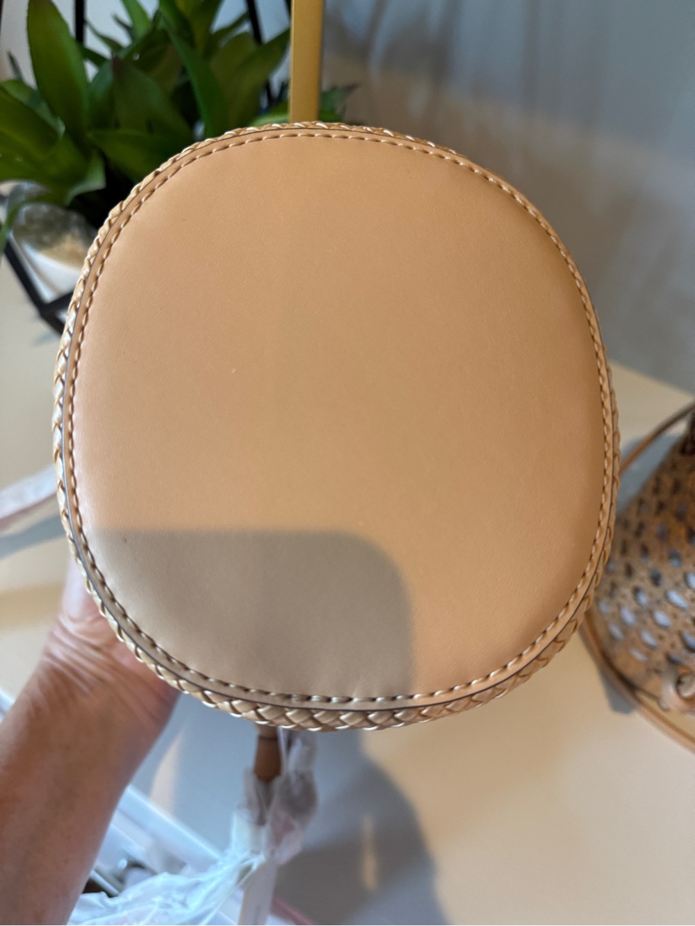 Tory Burch Bucket Bag in Honeycomb ! New with tags , no longer in stores - Picture 5 of 6